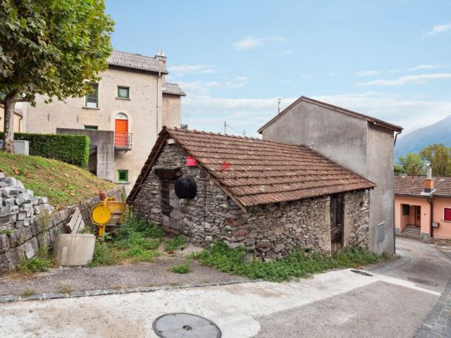 Immobilie kaufen in Gordola, Tessin