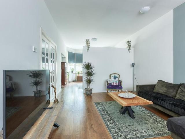 Appartement te huur in Bloemenbuurt, Zuid Holland