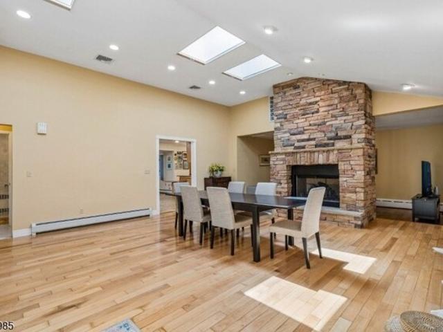 House for sale in Preakness, Wayne