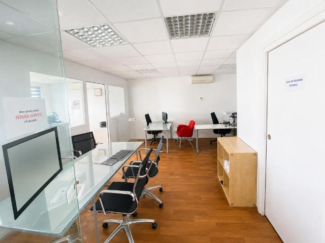 Local Commercial location à Bobigny, Vaux-montreuil