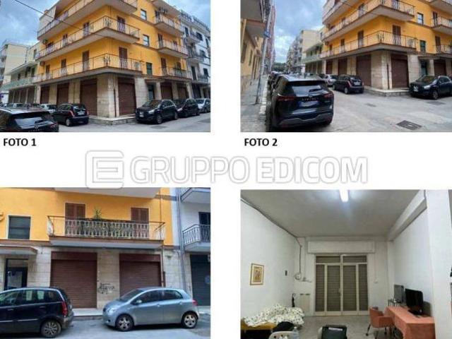 Locale Commerciale in vendita a Bitonto, Bari