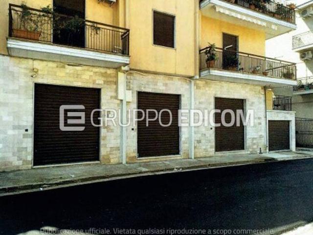 Locale Commerciale in vendita a Calabria, Cosenza