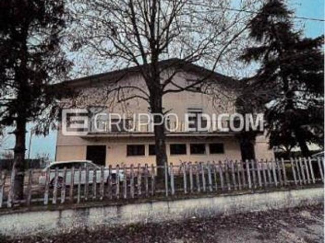 Locale Commerciale in vendita a Unione Terre e Fiumi, Copparo
