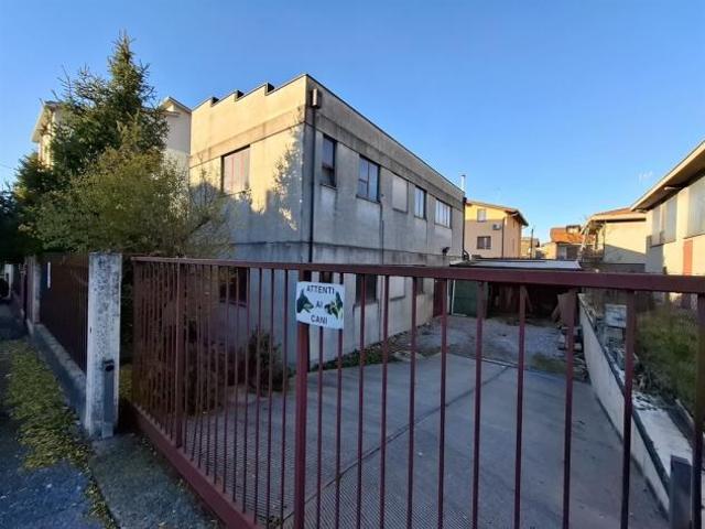 Villa Indipendente in vendita a Meda, Lombardia