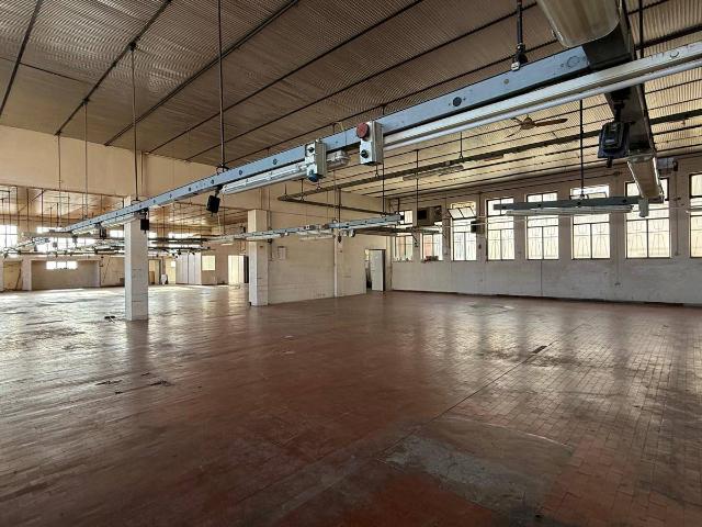 Locale Commerciale in affitto a San Lorenzo, Marche