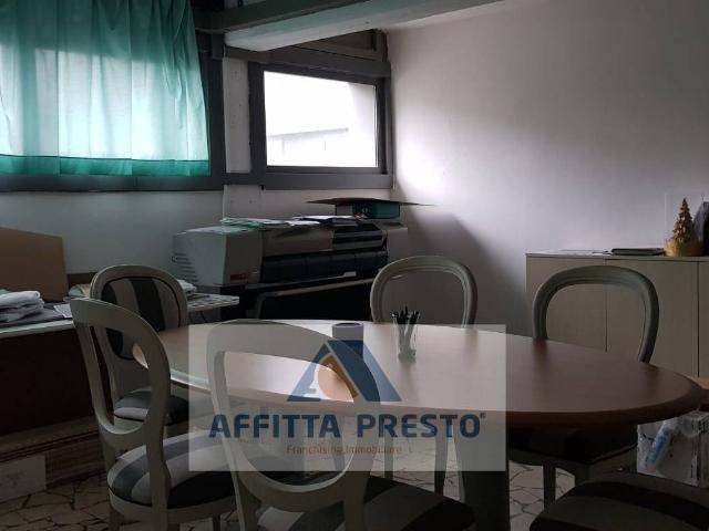 Locale Commerciale in affitto a Unione dei Comuni Circondario dell'Empolese Valdelsa, Vinci