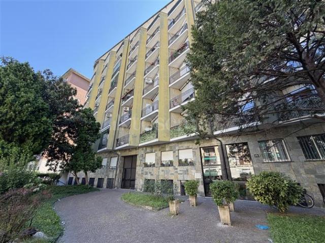 Locale Commerciale in vendita a Municipio 6, Milano