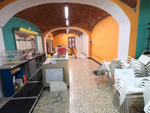 Locale Commerciale in affitto a Piemonte, Alessandria