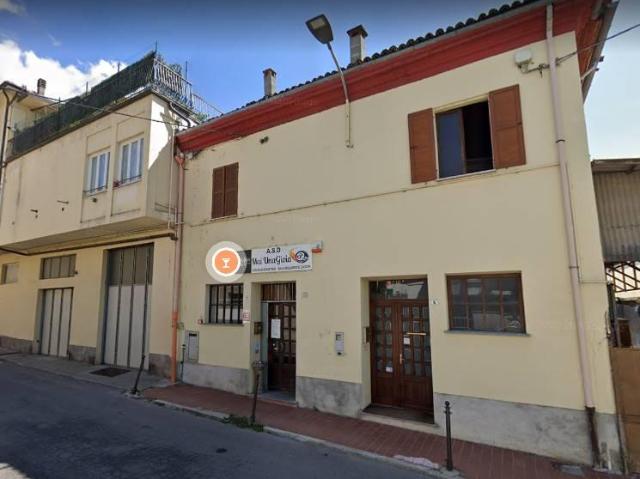 Locale Commerciale in affitto a Piemonte, Alessandria