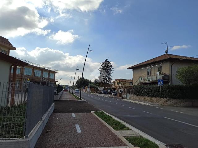 Locale Commerciale in affitto a Vallericcia, Roma Capitale