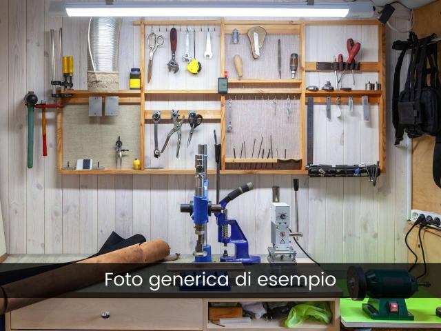 Locale Commerciale in affitto a Piemonte, Vercelli