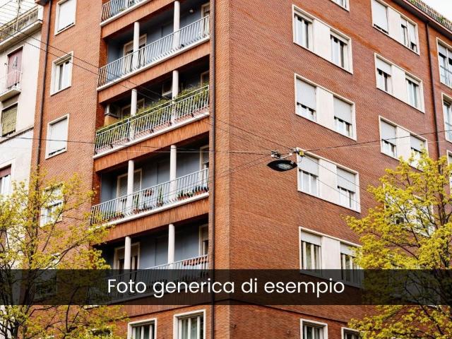 Locale Commerciale in affitto a Zone, Capannori