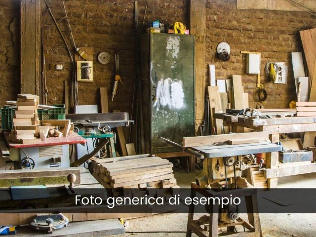 Locale Commerciale in affitto a Piemonte, Vercelli