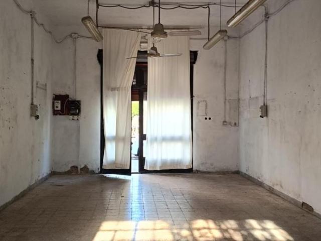 Locale Commerciale in affitto a Zambra, Cascina