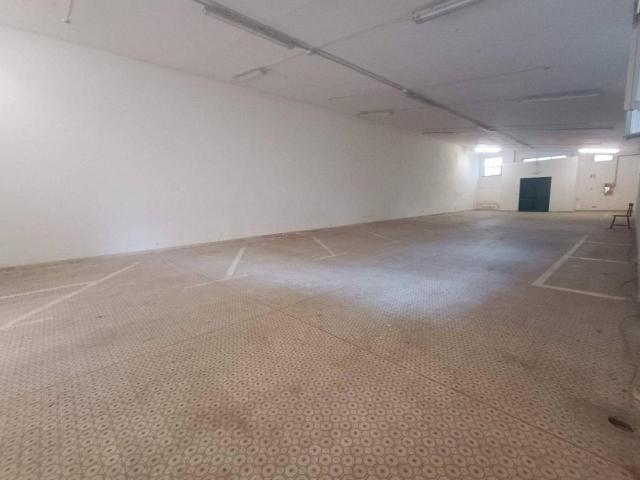 Locale Commerciale in affitto a San Marone, Marche