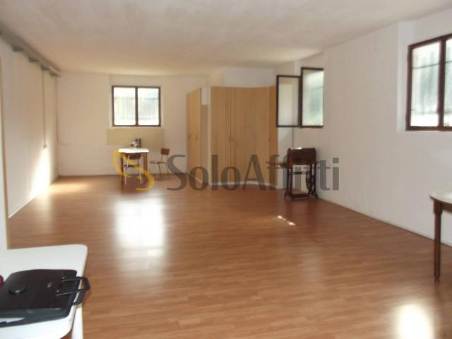 Locale Commerciale in affitto a San Giuliano Monzese, Cologno Monzese