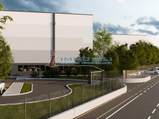 Locale Commerciale in affitto a Ferno, Lombardia