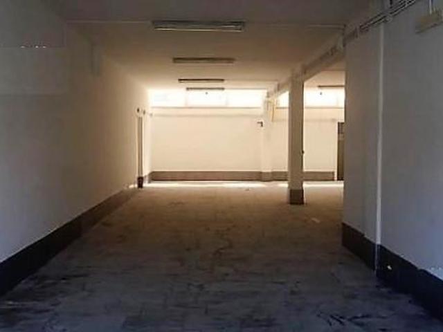Locale Commerciale in affitto a Centroni, Roma Capitale