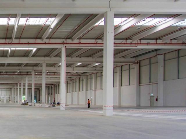 Locale Commerciale in affitto a Piemonte, Novara