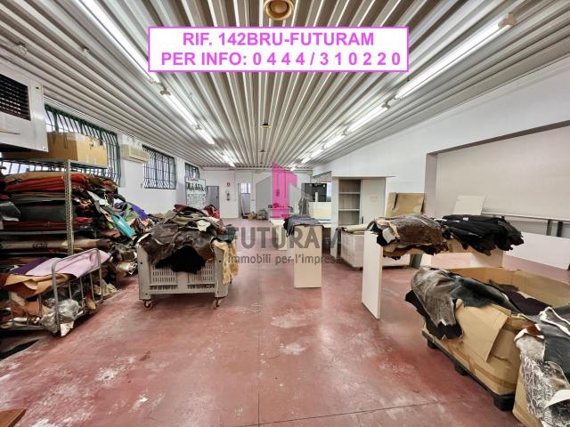 Locale Commerciale in affitto a Stra, Veneto