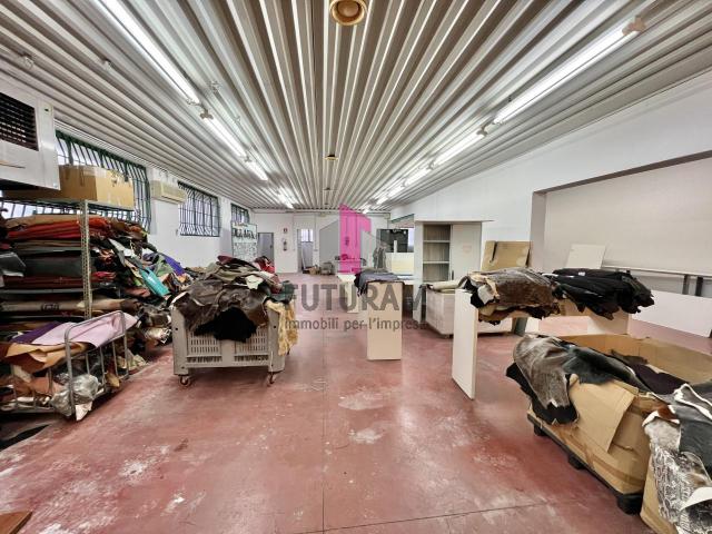 Locale Commerciale in affitto a Stra, Veneto