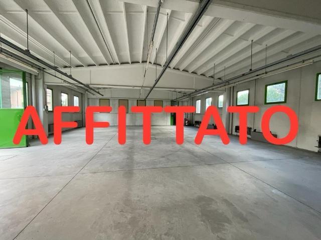 Locale Commerciale in affitto a Varese, Lombardia