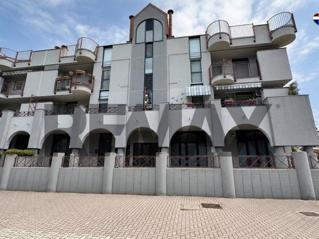 Locale Commerciale in affitto a Unione dei Comuni I Fontanili, Zibido San Giacomo
