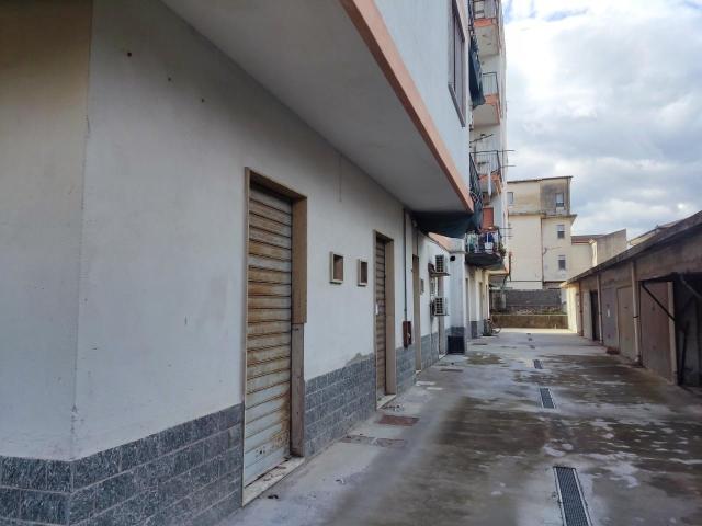 Locale Commerciale in vendita a Calabria, Reggio Calabria