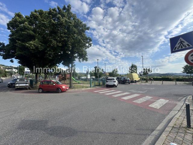 Locale Commerciale in vendita a Croce a Varliano, Bagno A Ripoli