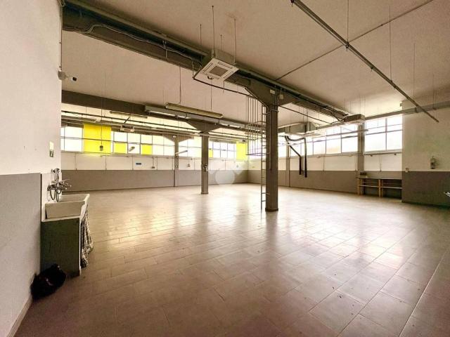 Locale Commerciale in vendita a Ponte a Niccheri, Bagno A Ripoli