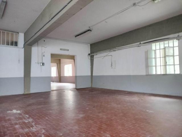 Locale Commerciale in vendita a Prataccio, Campi Bisenzio