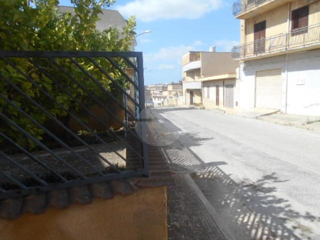 Locale Commerciale in vendita a Castelvetrano, Sicilia