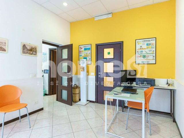Locale Commerciale in vendita a Picanello-Ognina-Barriera-Canalicchio, Catania