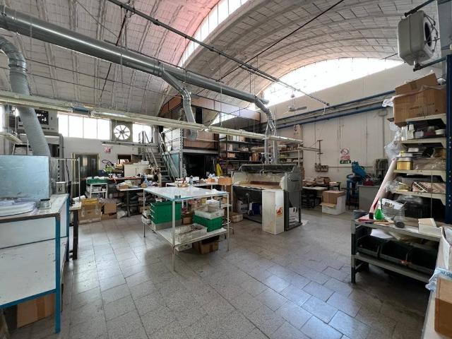 Locale Commerciale in vendita a Unione dei Comuni Circondario dell'Empolese Valdelsa, Lucardo