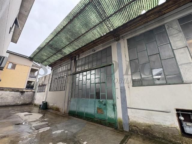 Locale Commerciale in vendita a Molinello, Cesano Maderno
