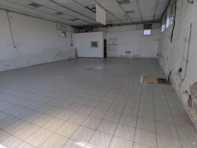 Locale Commerciale in vendita a Orso, Marche