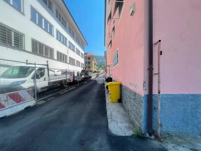 Locale Commerciale in vendita a San Salvatore, Cogorno