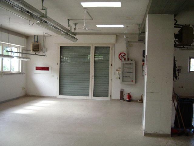 Locale Commerciale in vendita a Unione dei Comuni della Val Vibrata, Colonnella