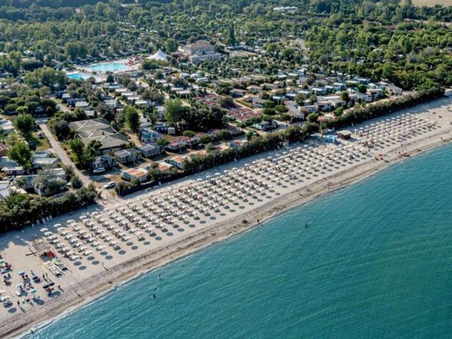 Locale Commerciale in vendita a Lido di Pomposa, Comacchio