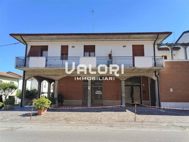 Capannone in vendita a Unione della Romagna Faentina, Faenza
