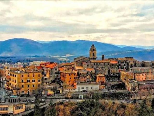 Capannone in vendita a Fiuggi, Lazio
