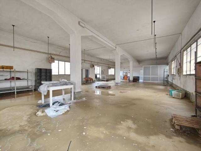 Locale Commerciale in vendita a Unione dei Comuni Circondario dell'Empolese Valdelsa, Fucecchio