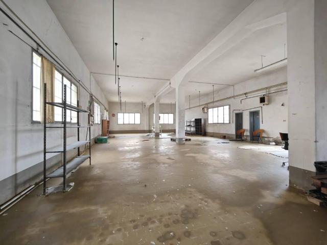 Locale Commerciale in vendita a Unione dei Comuni Circondario dell'Empolese Valdelsa, Fucecchio