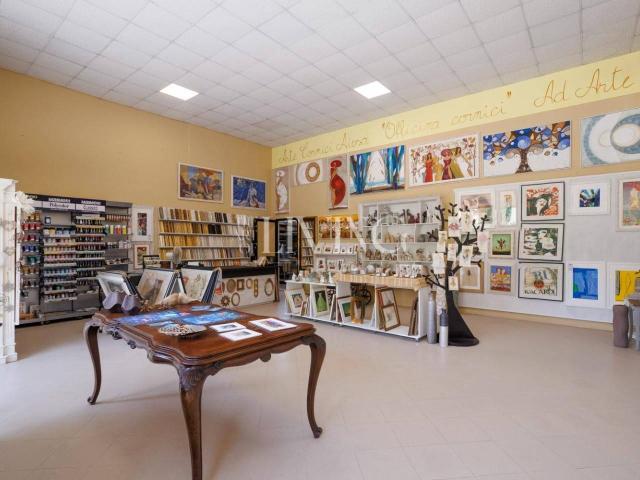 Locale Commerciale in vendita a Unione Comuni Garfagnana, Gallicano