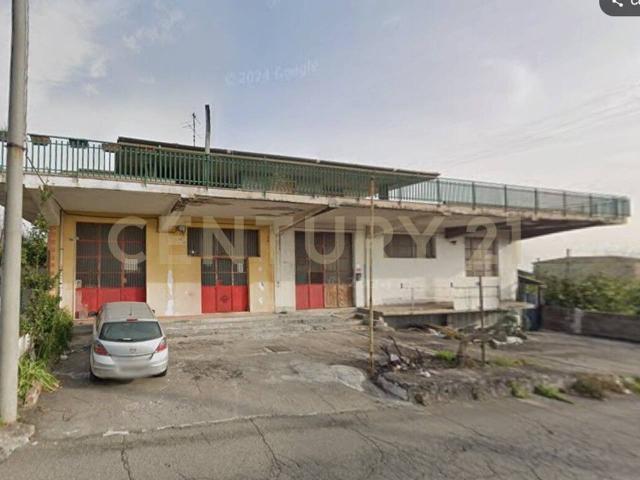 Locale Commerciale in vendita a Giarre, Sicilia