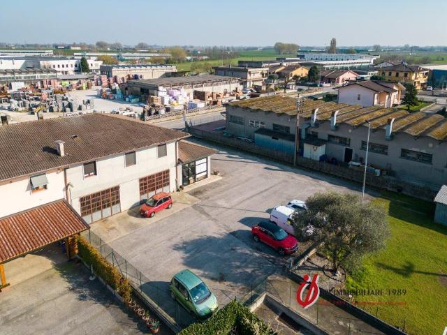 Locale Commerciale in vendita a Isola Della Scala, Veneto