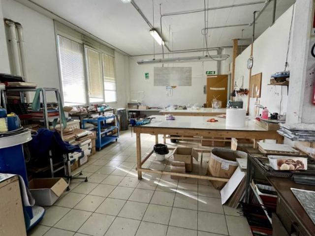 Locale Commerciale in vendita a Loro Ciuffenna, Toscana