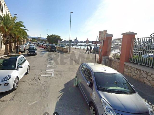 Locale Commerciale in vendita a Puglia, Foggia