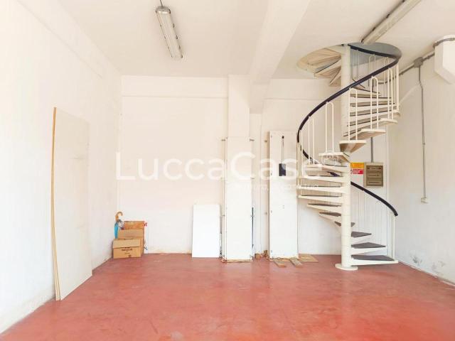 Locale Commerciale in vendita a Massarosa, Toscana