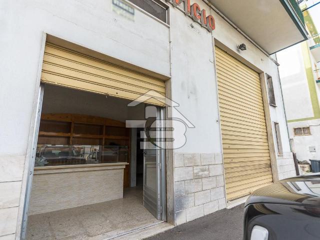 Locale Commerciale in vendita a Junno, Puglia